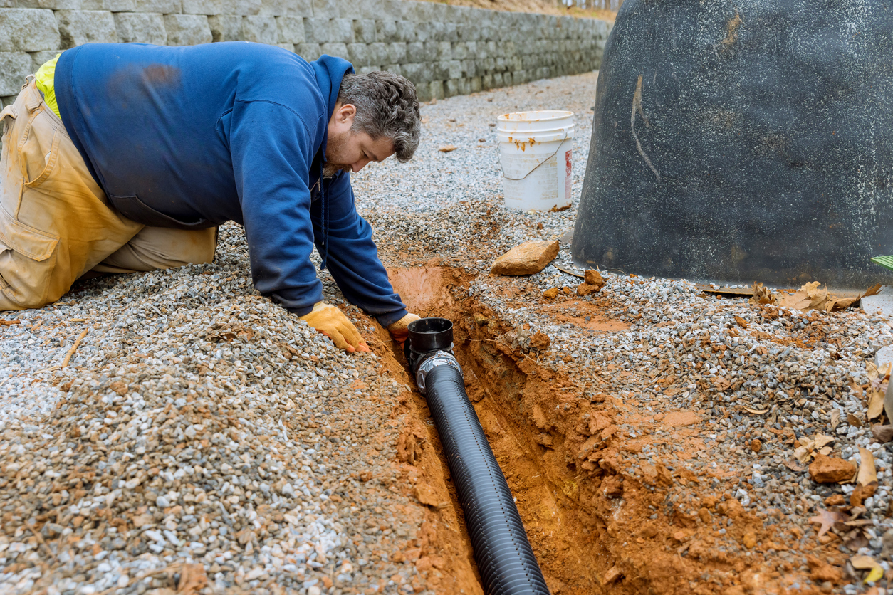 Assembling drainage pipe